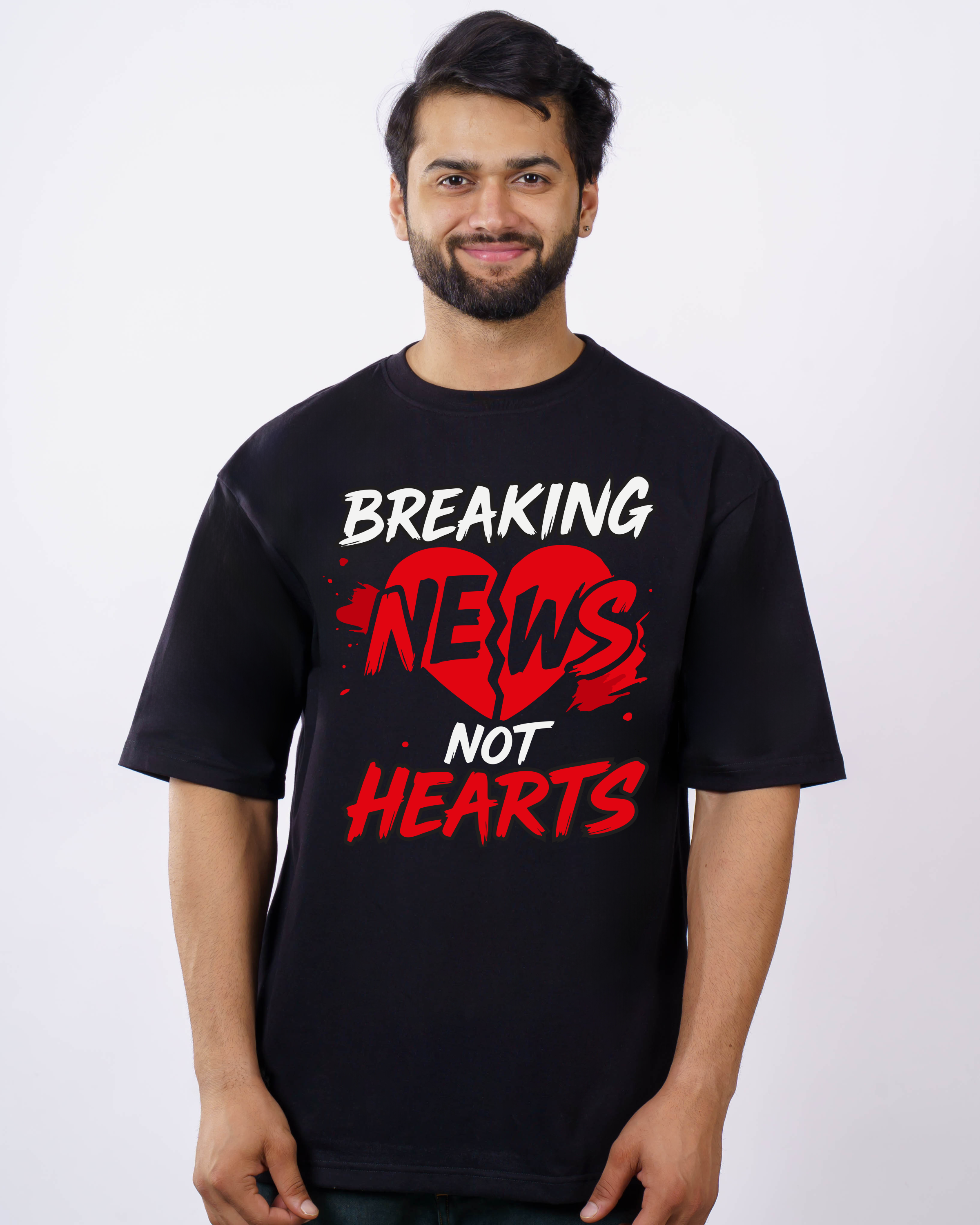 Journalists | Breaking news, not hearts. | Oversized fit Tshirt