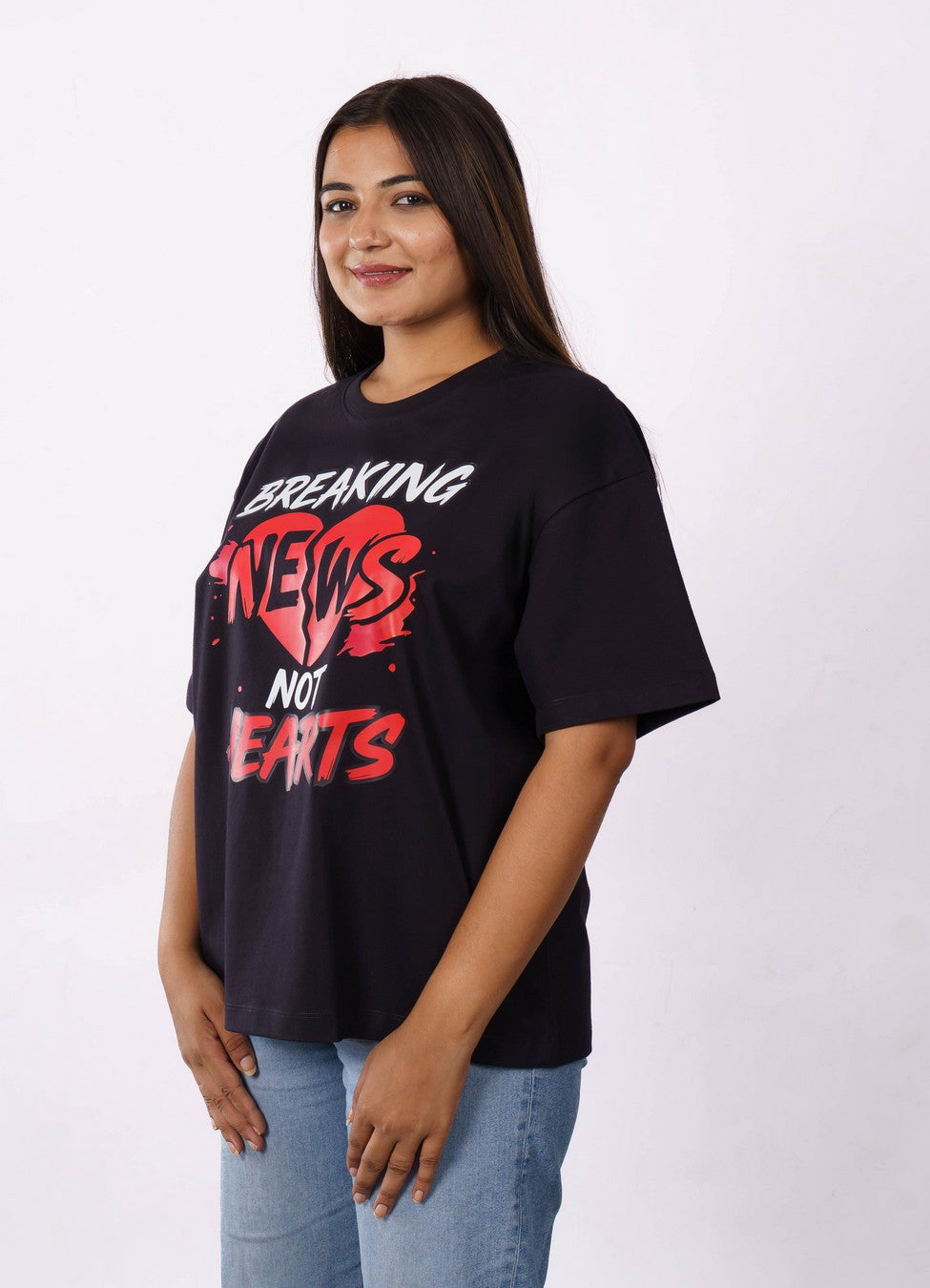 Journalists | Breaking news, not hearts. | Oversized fit Tshirt