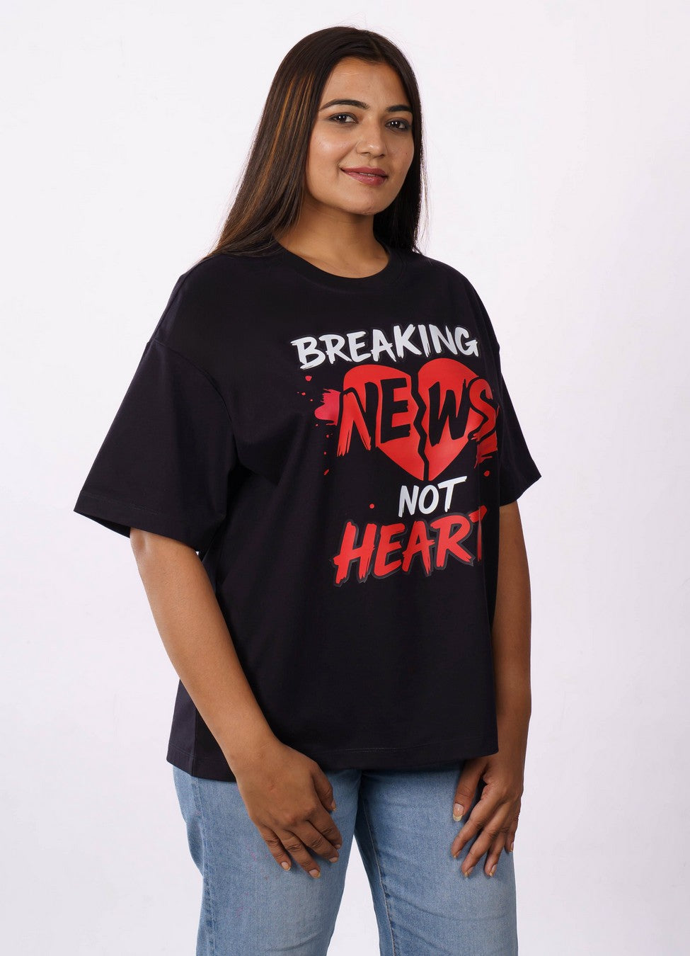 Journalists | Breaking news, not hearts. | Oversized fit Tshirt