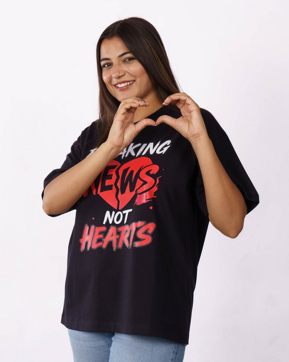 Journalists | Breaking news, not hearts. | Oversized fit Tshirt