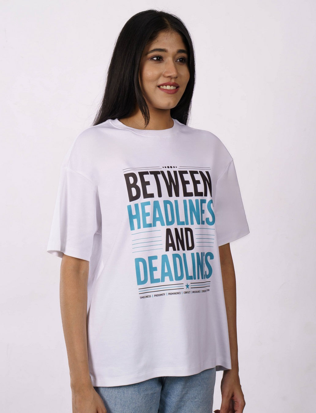 Headlines And Deadlines Journalists Oversized T-shirt For Women 4