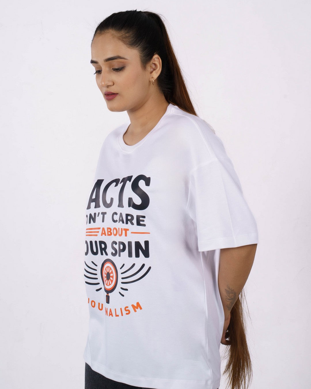Journalists Oversized T-shirt For Women 3 By Bandar Baant