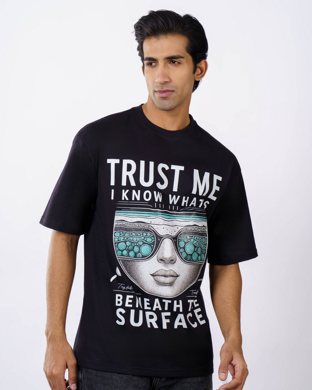 Dermatologist Oversized T-shirt For Men 1 Trust Me By Bandar Baant