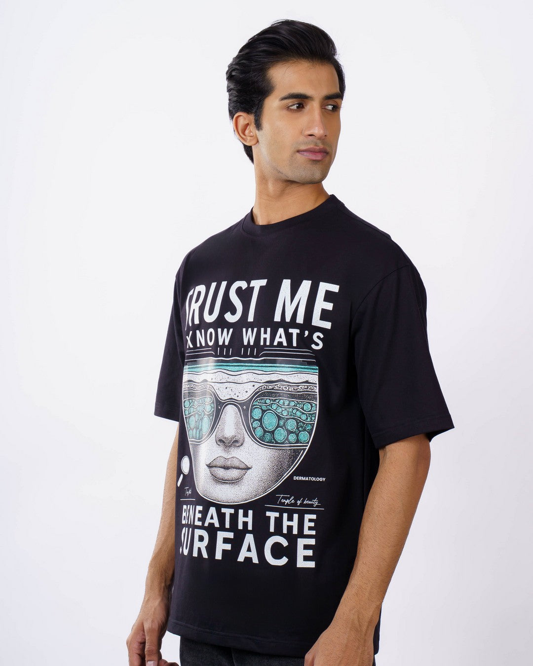 Dermatologist Oversized T-shirt For Men 4 Trust Me By Bandar Baant